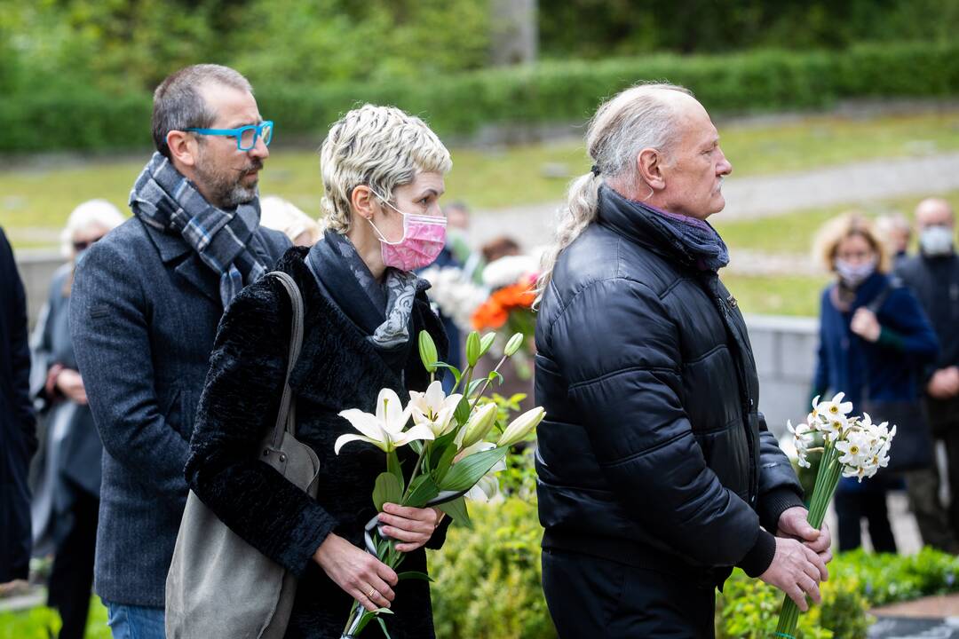 Į amžinojo poilsio vietą išlydėta R. Kmieliauskaitė