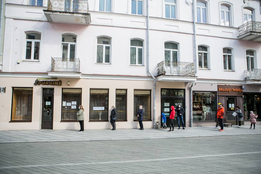 Kauniečiai šeštadienį lauko kavinių neapgulė