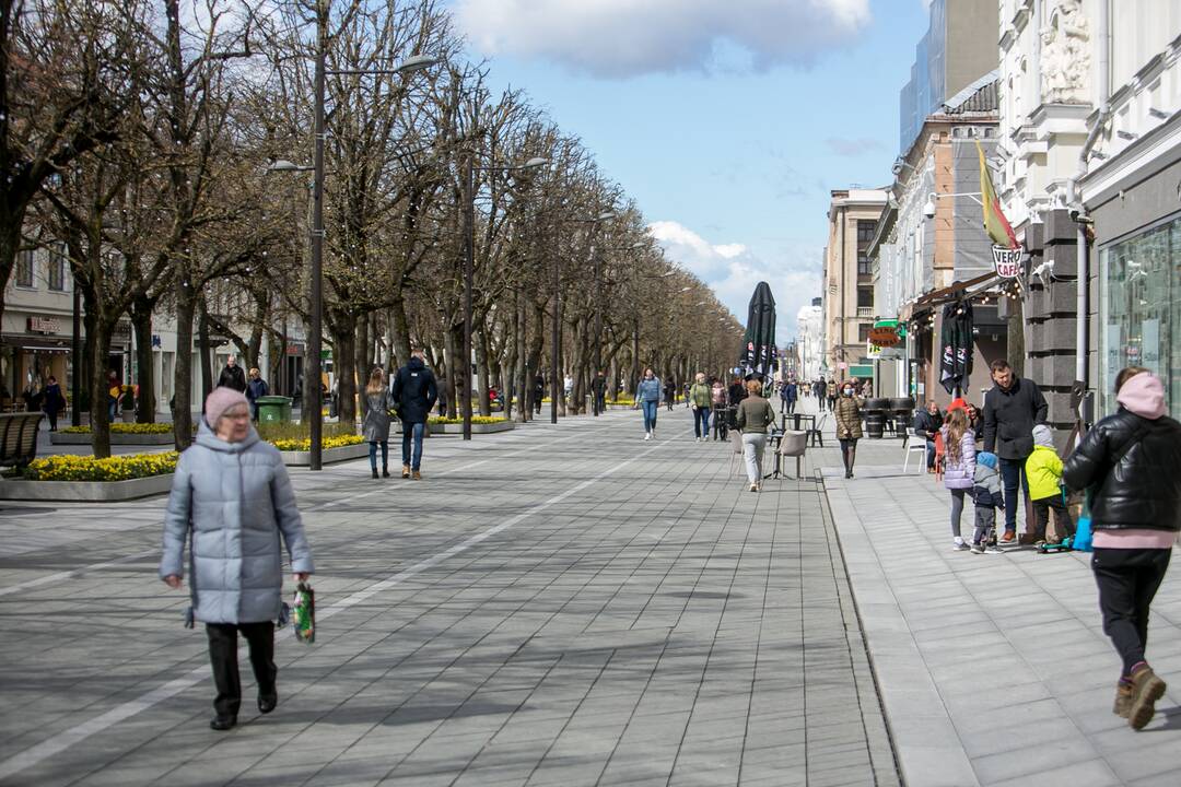Kauniečiai šeštadienį lauko kavinių neapgulė