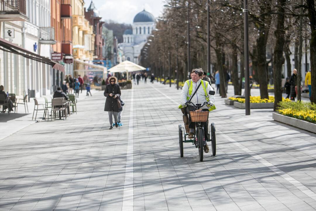 Kauniečiai šeštadienį lauko kavinių neapgulė