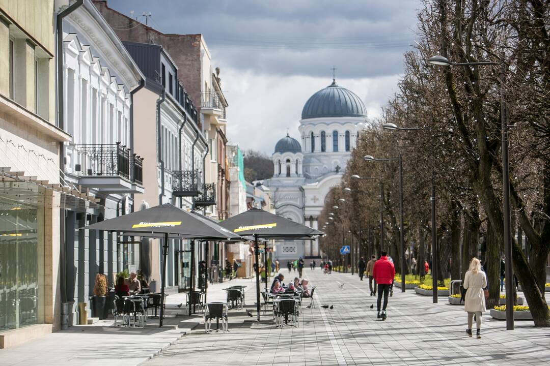 Kauniečiai šeštadienį lauko kavinių neapgulė
