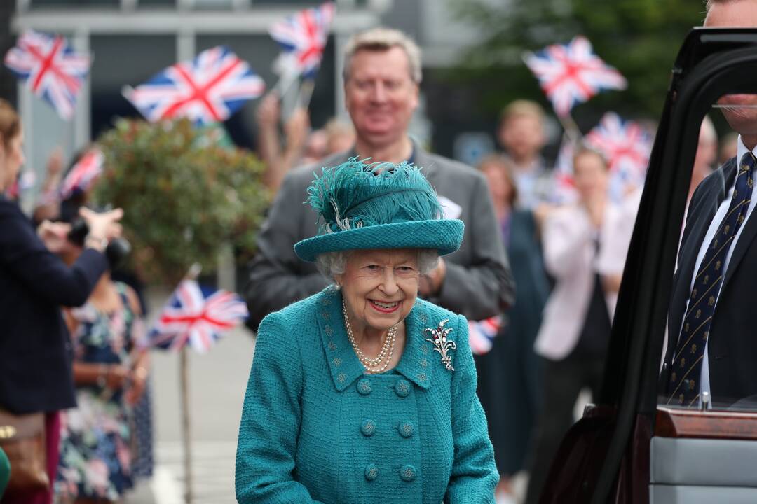 Karalienė Elizabeth II ir Borisas Johnsonas