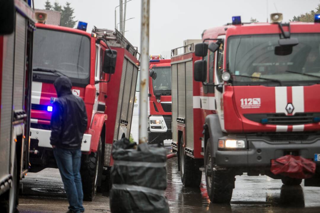 Restoranas „Floros simfonija“ paskendo dūmuose