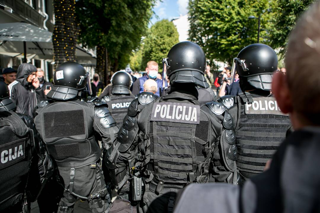 Neramumai per LGBT paradą