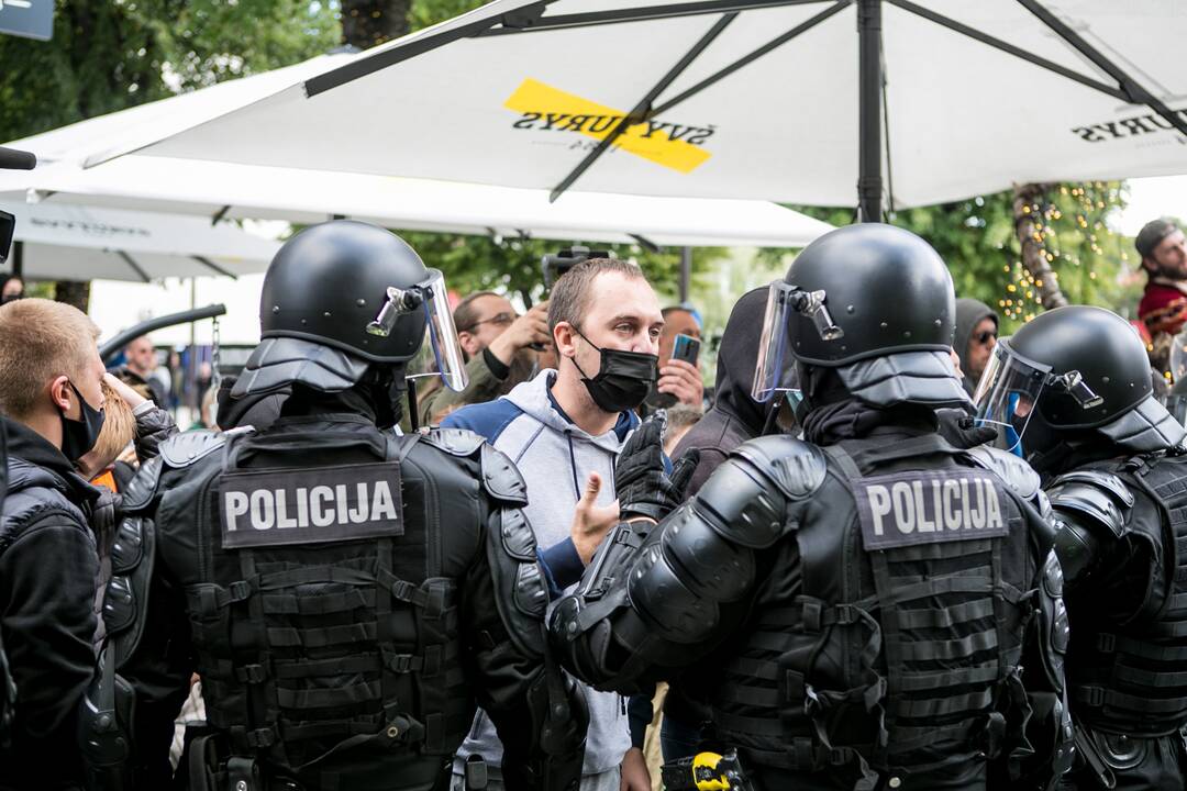 Neramumai per LGBT paradą