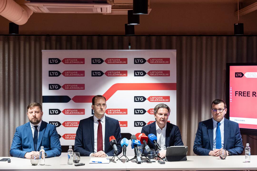 Susisiekimo ministerijos ir „Lietuvos geležinkelių“ spaudos konferencija