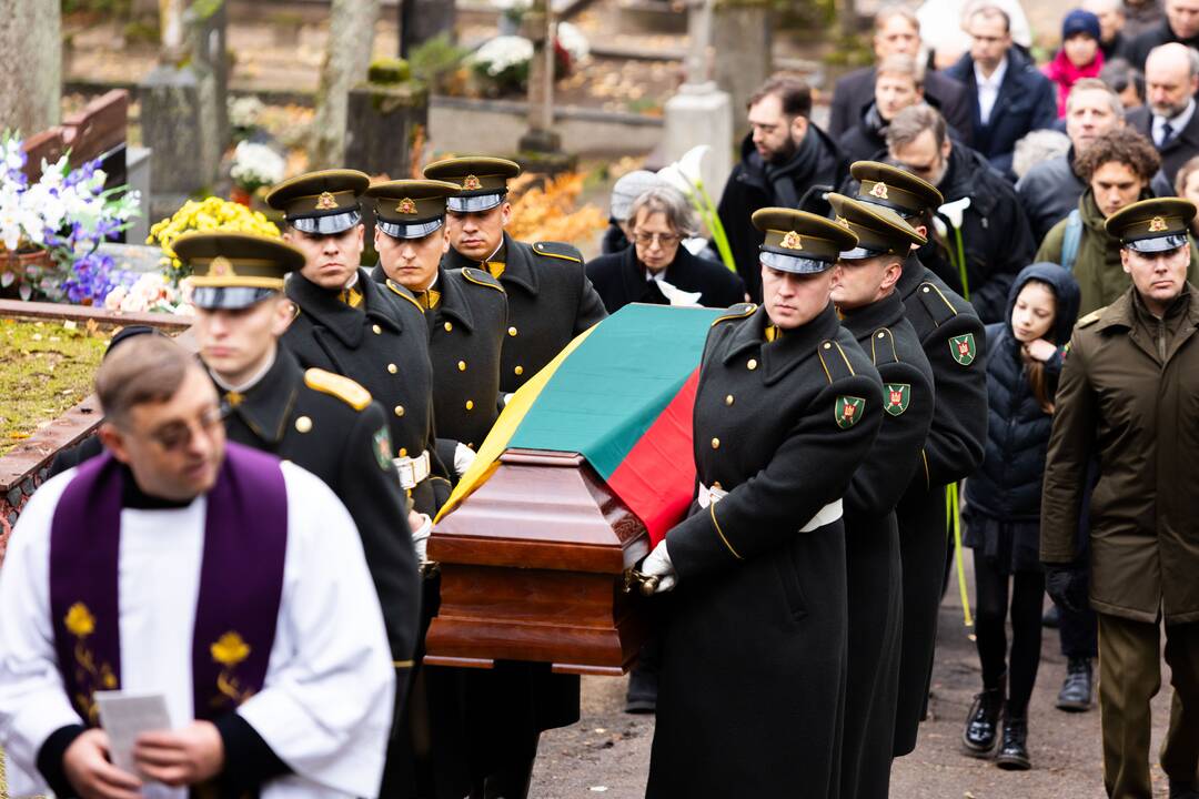 Signataro B. Kuzmicko laidotuvės
