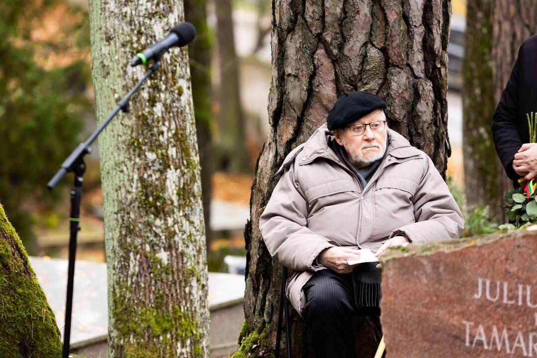 Signataro B. Kuzmicko laidotuvės