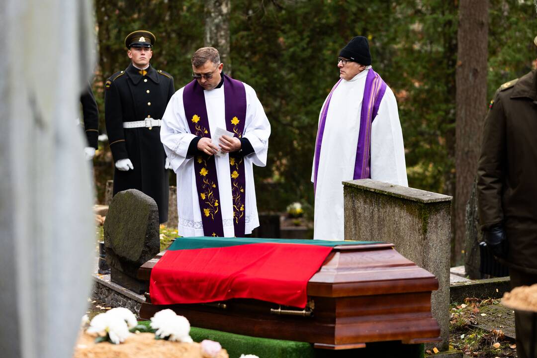 Signataro B. Kuzmicko laidotuvės