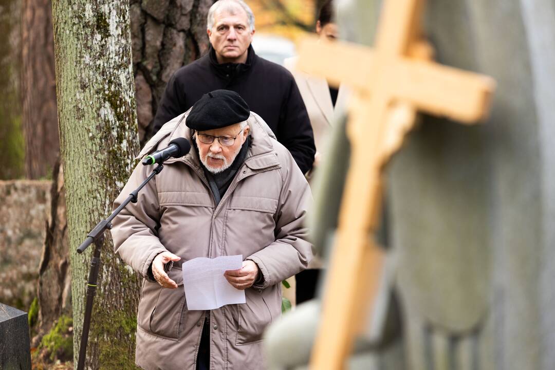 Signataro B. Kuzmicko laidotuvės