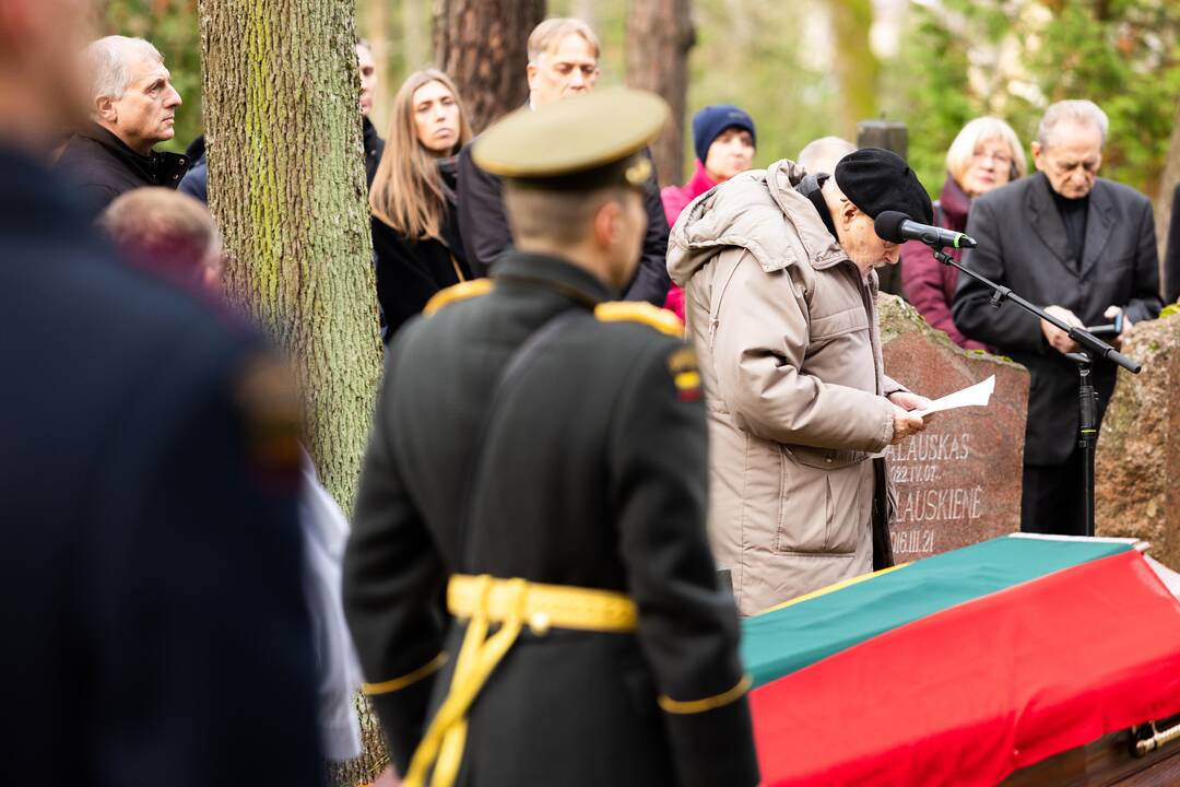 Signataro B. Kuzmicko laidotuvės