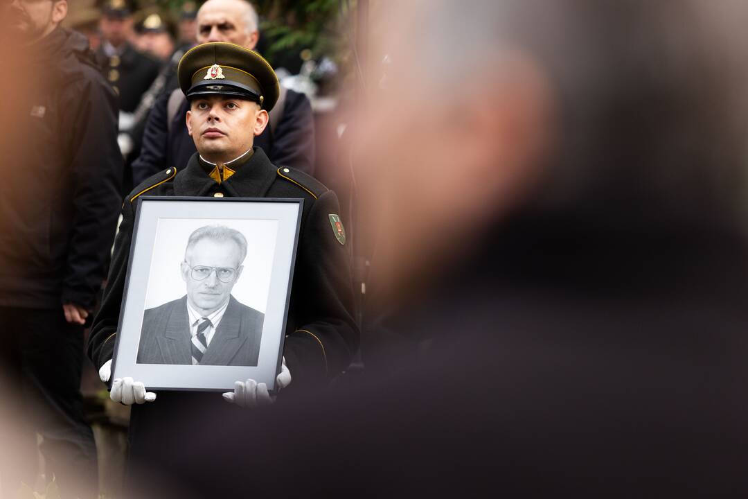 Signataro B. Kuzmicko laidotuvės
