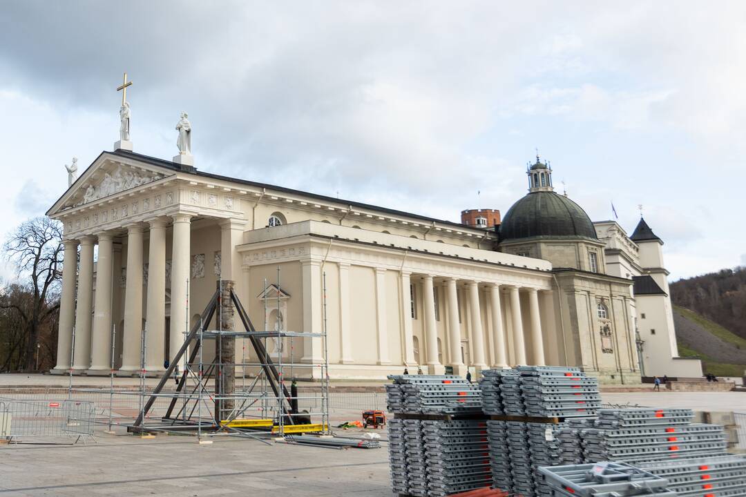 Vilniaus Kalėdų eglės statymo darbai