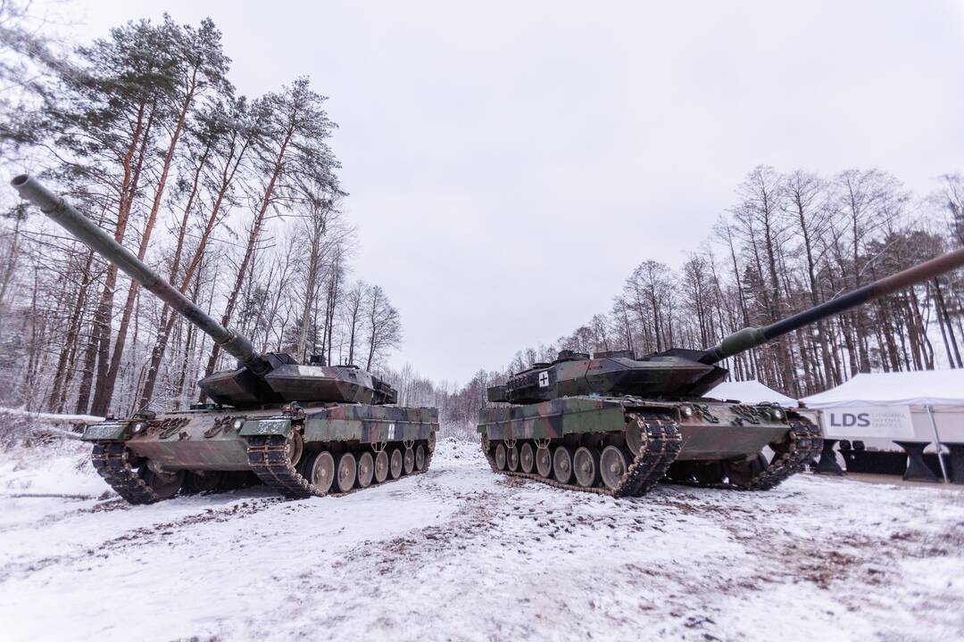 Tankų „Leopard“ testavimas Gaižiūnų poligone