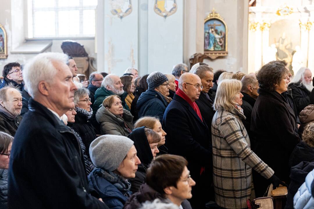 Disidentės, vienuolės N. Sadūnaitės laidotuvės