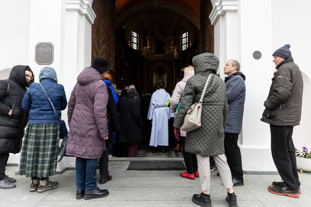 Disidentės, vienuolės N. Sadūnaitės laidotuvės