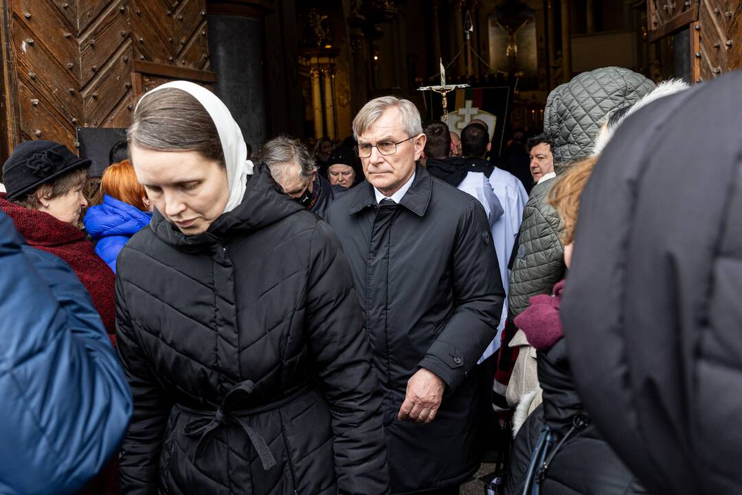 Disidentės, vienuolės N. Sadūnaitės laidotuvės