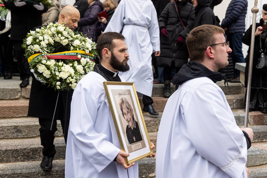 Disidentės, vienuolės N. Sadūnaitės laidotuvės