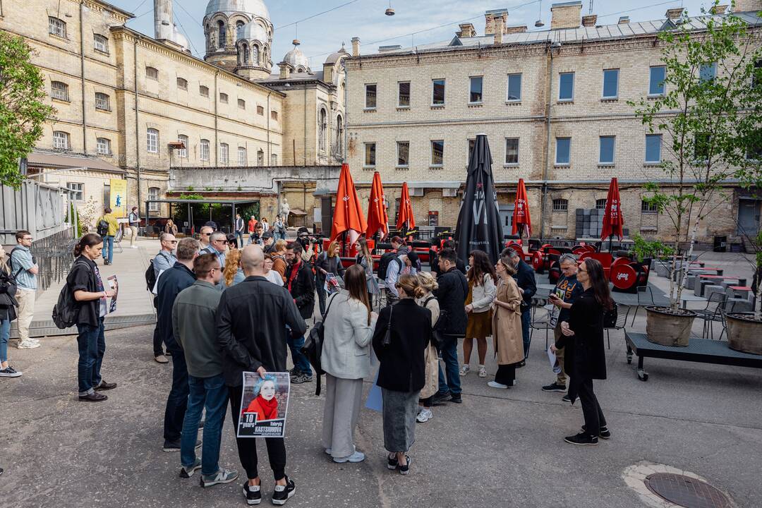 Simboliškai „išlaisvinti“ 35 Baltarusijoje kalintys žurnalistai 