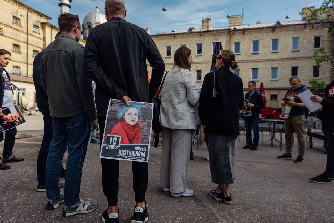 Simboliškai „išlaisvinti“ 35 Baltarusijoje kalintys žurnalistai 
