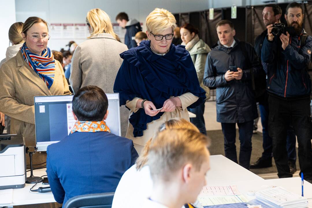 Baigiasi išankstinis balsavimas prezidento rinkimuose ir referendume