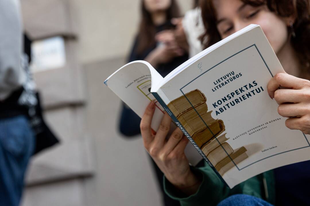 Vilniaus Antakalnio gimnazijoje laikomas lietuvių kalbos ir literatūros brandos egzaminas