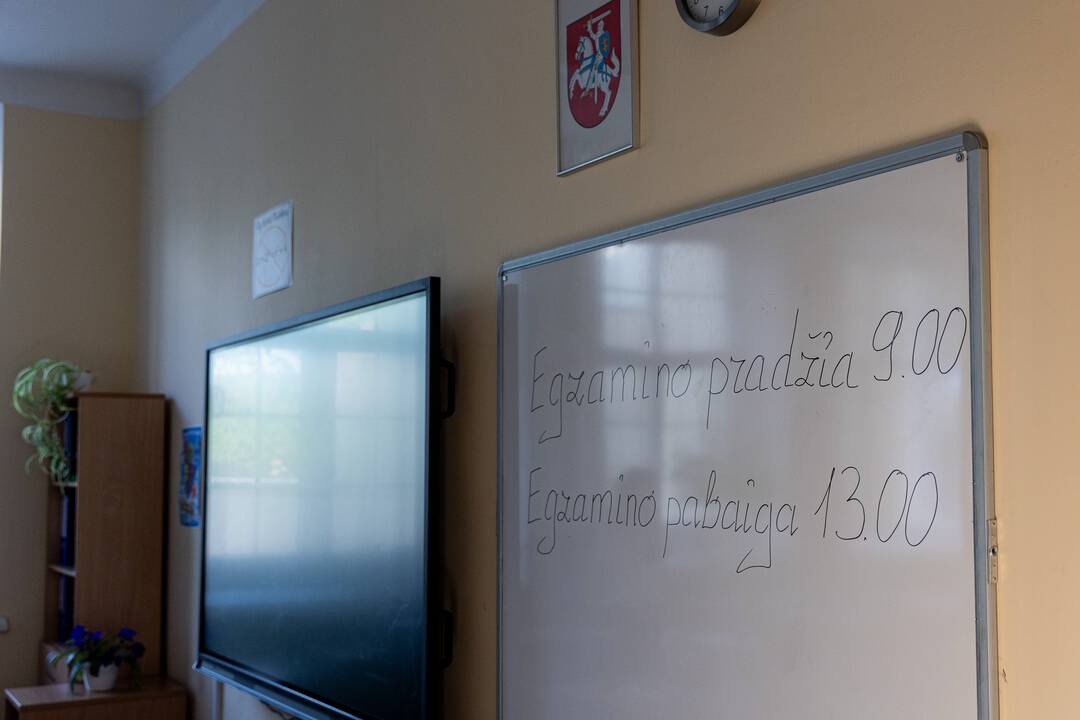 Vilniaus Antakalnio gimnazijoje laikomas lietuvių kalbos ir literatūros brandos egzaminas