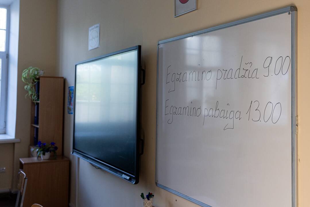 Vilniaus Antakalnio gimnazijoje laikomas lietuvių kalbos ir literatūros brandos egzaminas