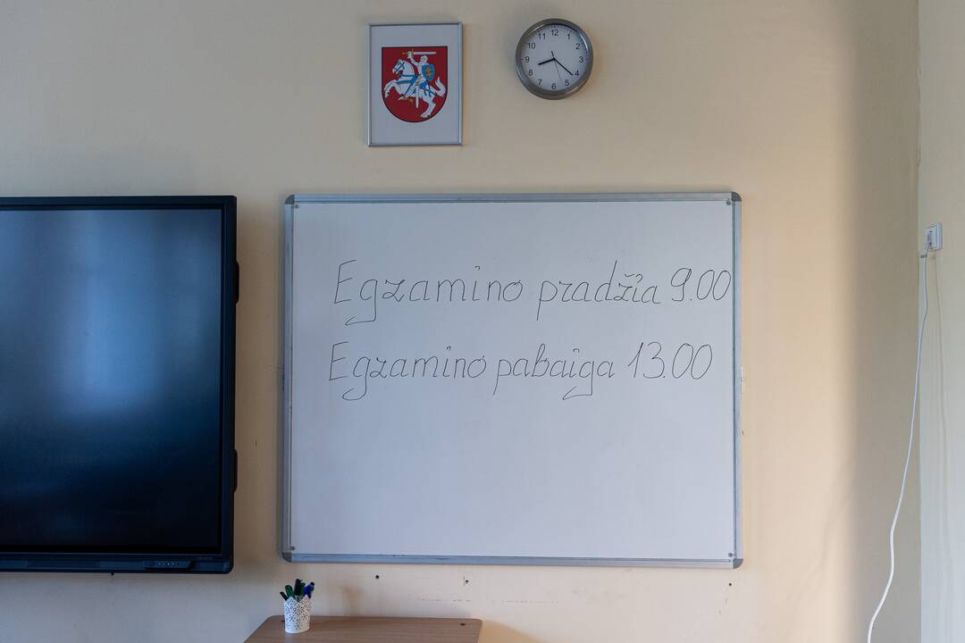 Vilniaus Antakalnio gimnazijoje laikomas lietuvių kalbos ir literatūros brandos egzaminas
