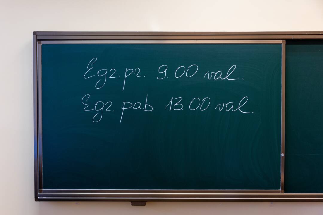 Vilniaus Antakalnio gimnazijoje laikomas lietuvių kalbos ir literatūros brandos egzaminas