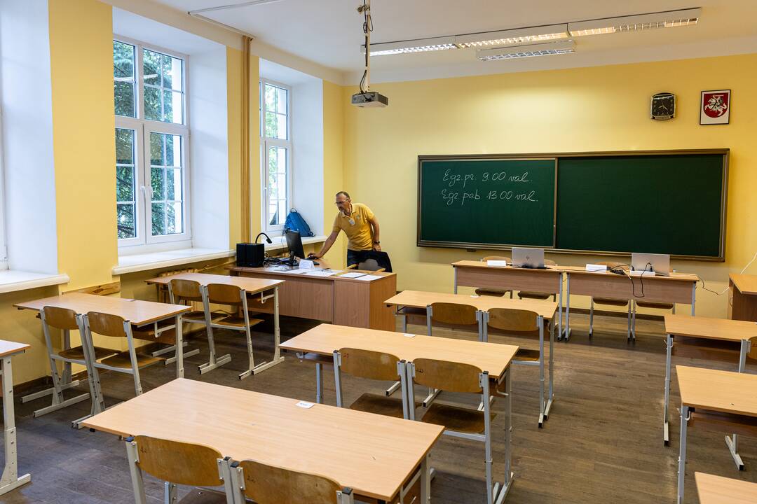 Vilniaus Antakalnio gimnazijoje laikomas lietuvių kalbos ir literatūros brandos egzaminas