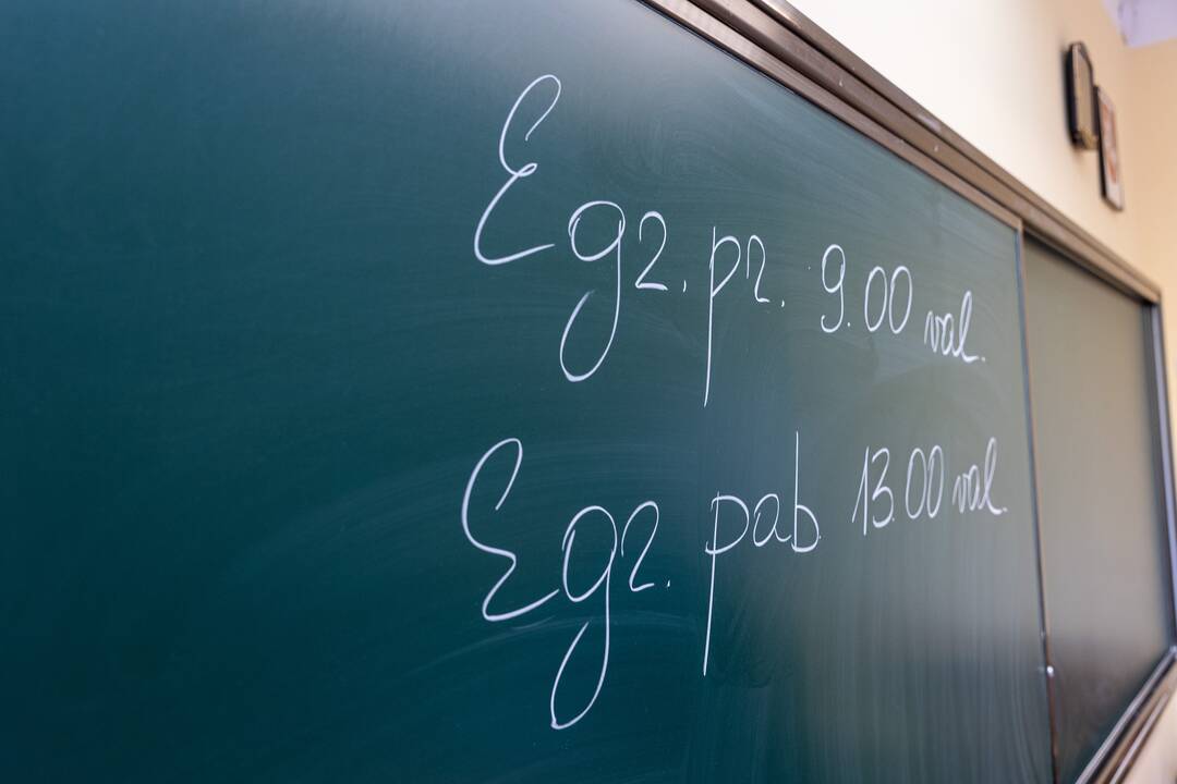 Vilniaus Antakalnio gimnazijoje laikomas lietuvių kalbos ir literatūros brandos egzaminas