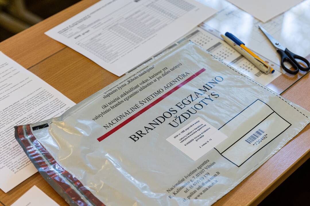 Vilniaus Antakalnio gimnazijoje laikomas lietuvių kalbos ir literatūros brandos egzaminas