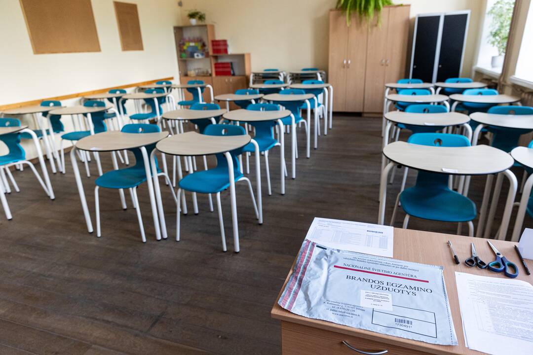 Vilniaus Antakalnio gimnazijoje laikomas lietuvių kalbos ir literatūros brandos egzaminas