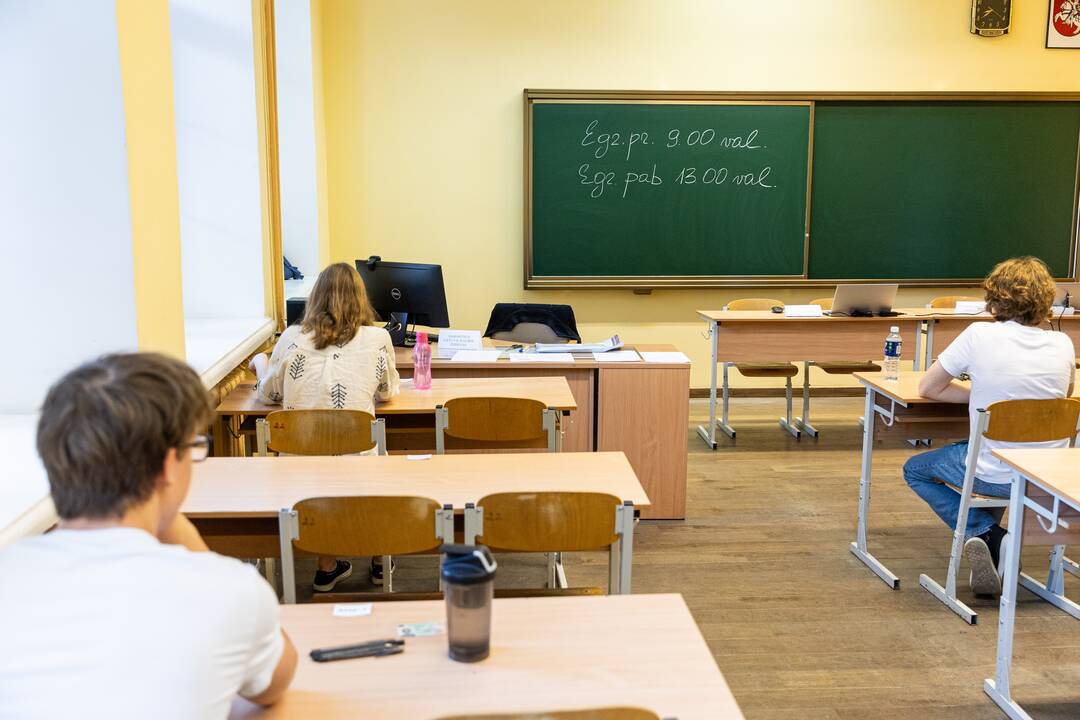Vilniaus Antakalnio gimnazijoje laikomas lietuvių kalbos ir literatūros brandos egzaminas