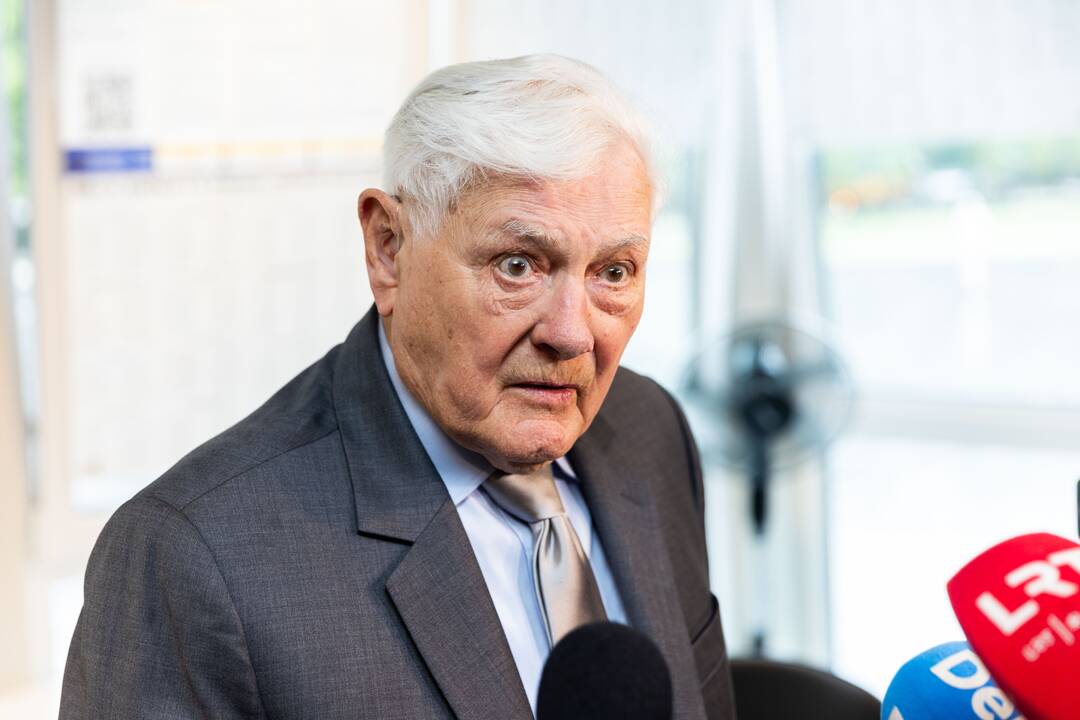 V. Adamkus balsavo išankstiniuose EP rinkimuose