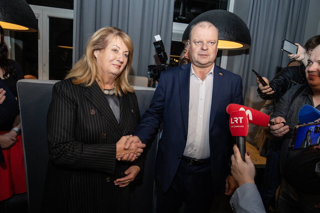 S. Skvernelis atvyko į LSDP štabą susitikti su V. Blinkevičiūte
