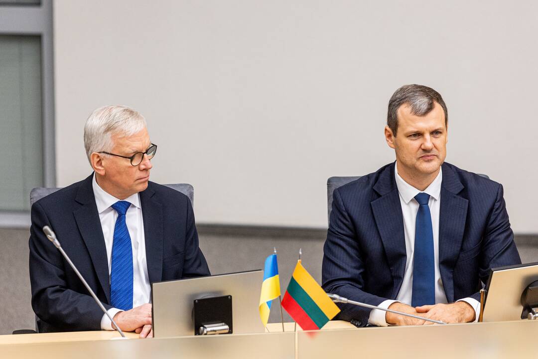 Prisiekė Palucko Ministrų kabineto nariai