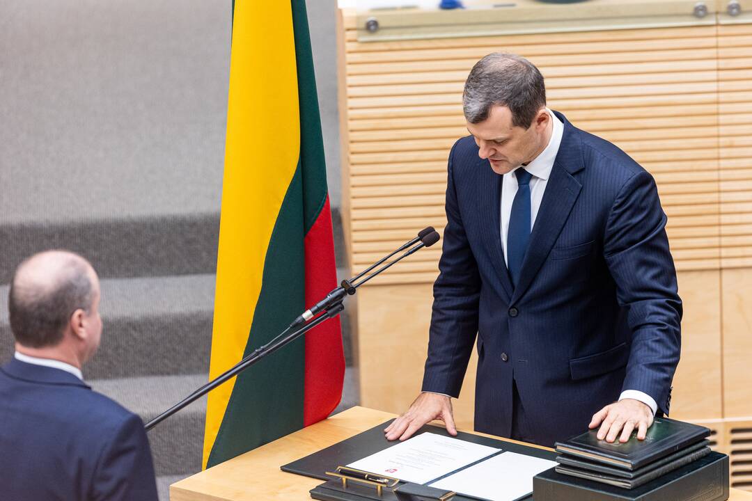 Prisiekė Palucko Ministrų kabineto nariai