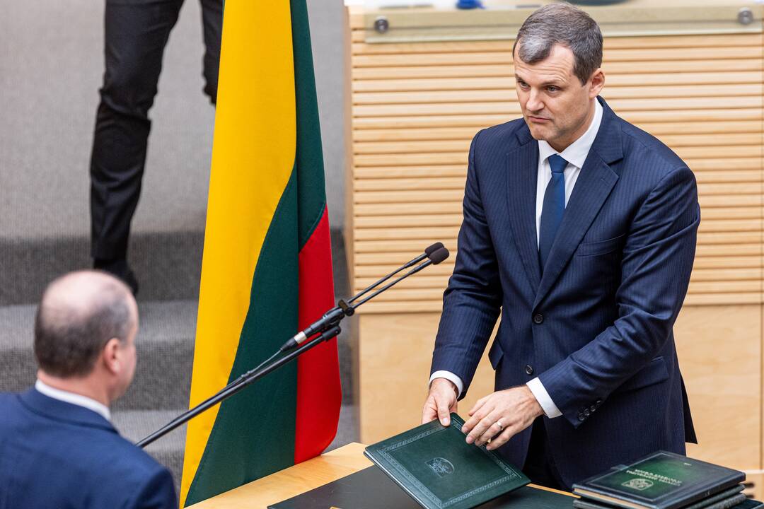 Prisiekė Palucko Ministrų kabineto nariai
