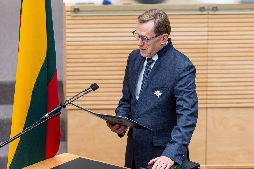 Prisiekė Palucko Ministrų kabineto nariai
