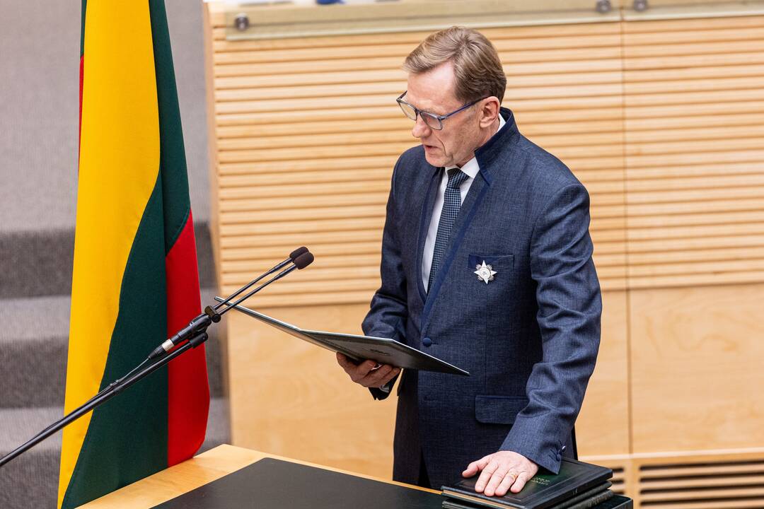Prisiekė Palucko Ministrų kabineto nariai