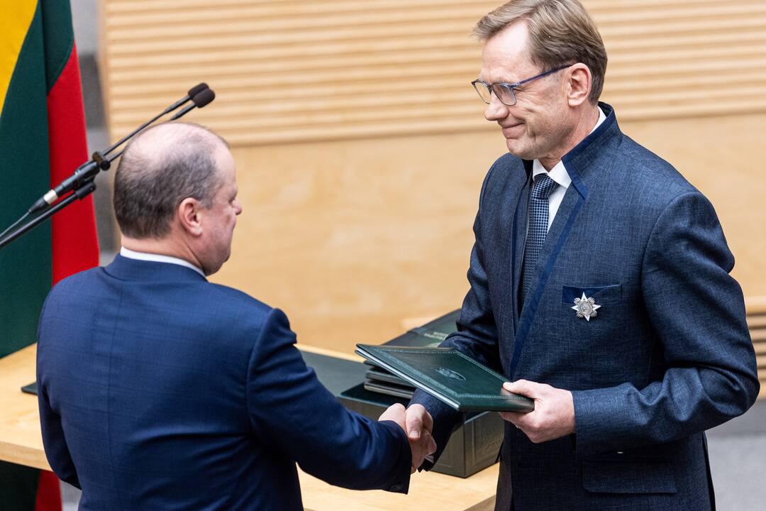 Prisiekė Palucko Ministrų kabineto nariai