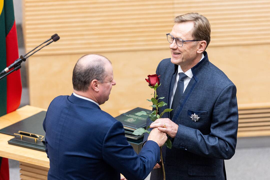 Prisiekė Palucko Ministrų kabineto nariai