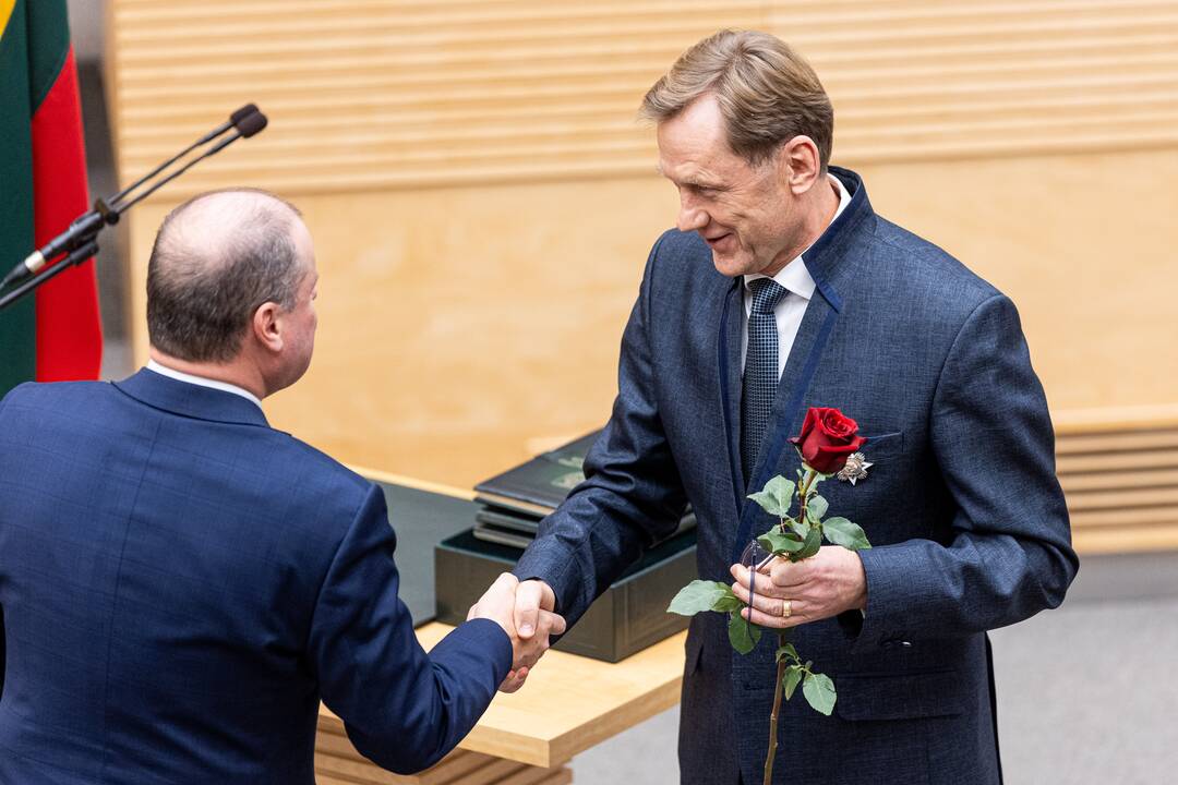 Prisiekė Palucko Ministrų kabineto nariai