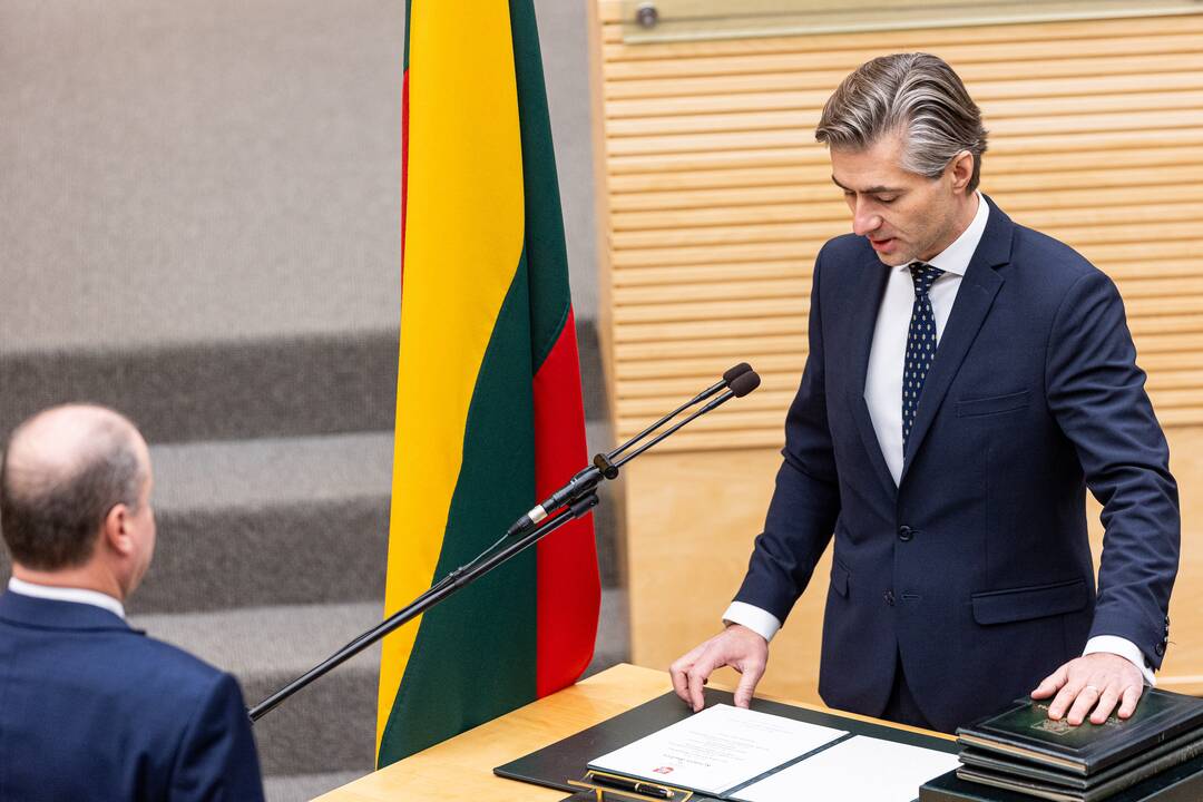 Prisiekė Palucko Ministrų kabineto nariai