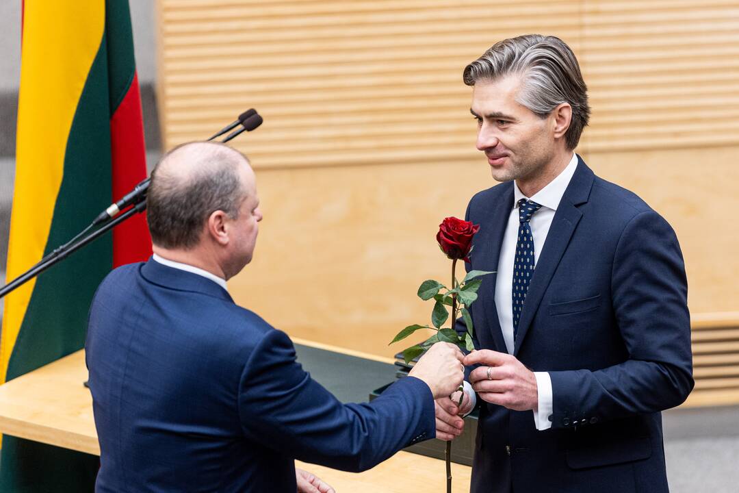 Prisiekė Palucko Ministrų kabineto nariai