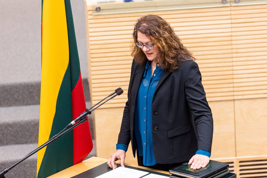 Prisiekė Palucko Ministrų kabineto nariai