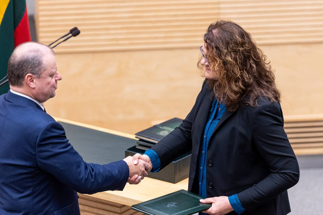 Prisiekė Palucko Ministrų kabineto nariai