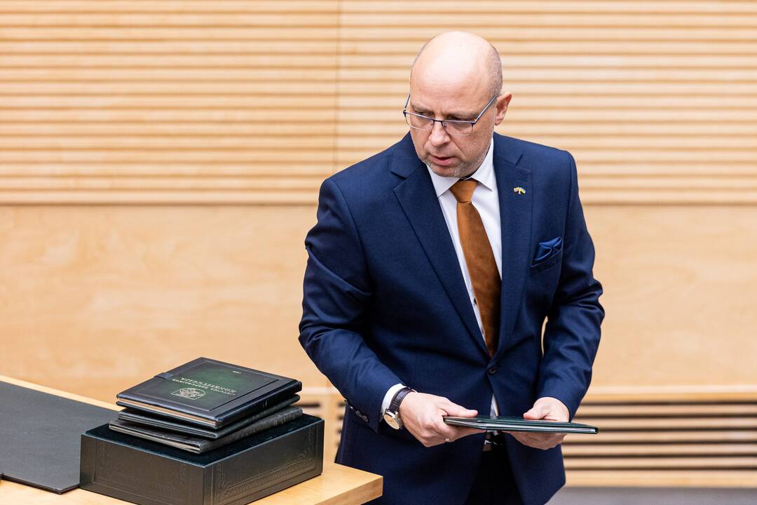 Prisiekė Palucko Ministrų kabineto nariai